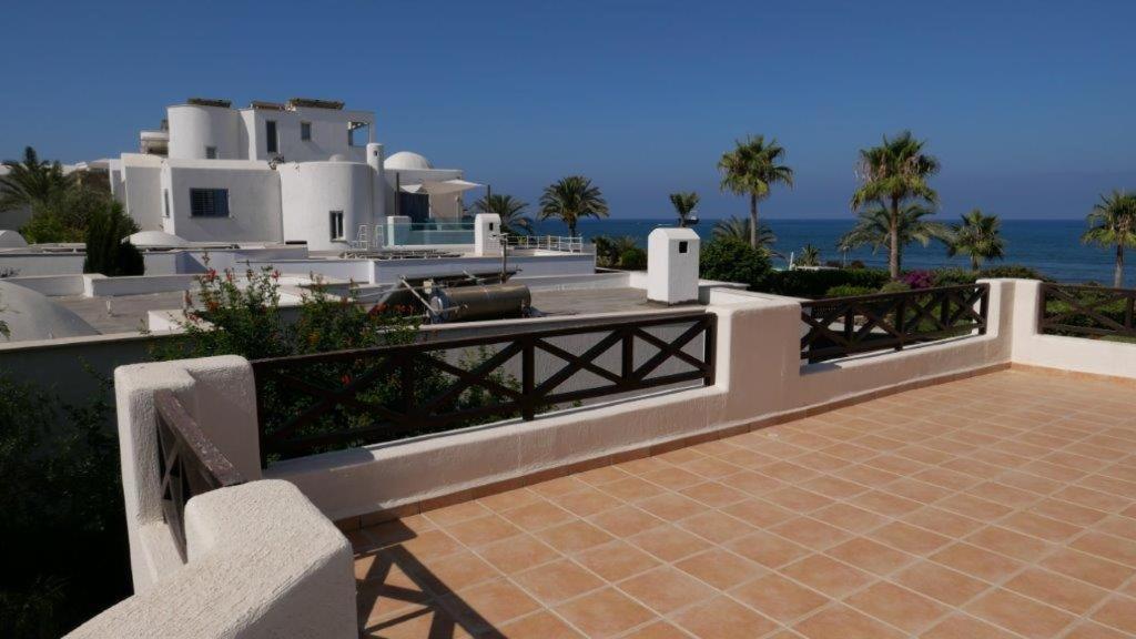 Resitour - Apollo Beach Villa 37 Klorakas Exterior foto
