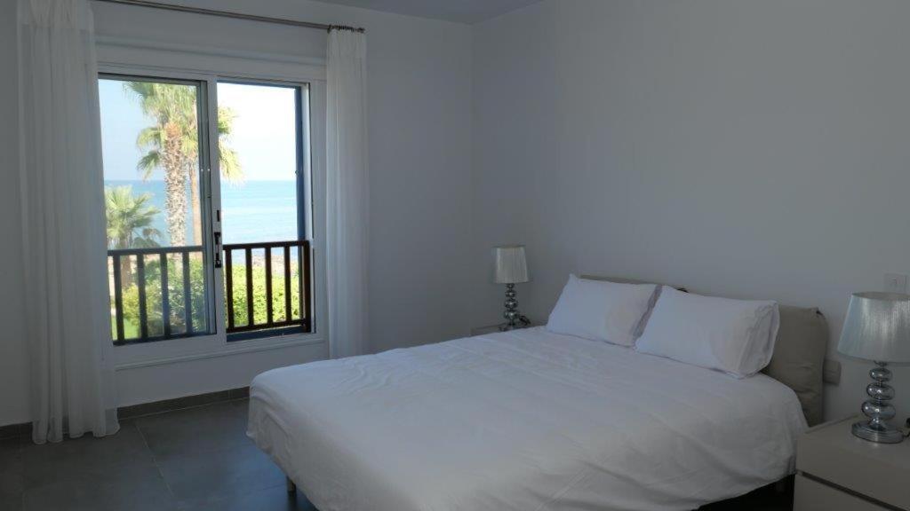 Resitour - Apollo Beach Villa 37 Klorakas Exterior foto