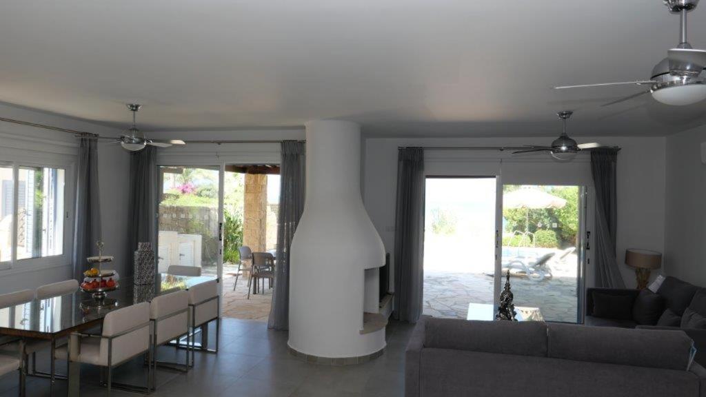 Resitour - Apollo Beach Villa 37 Klorakas Exterior foto